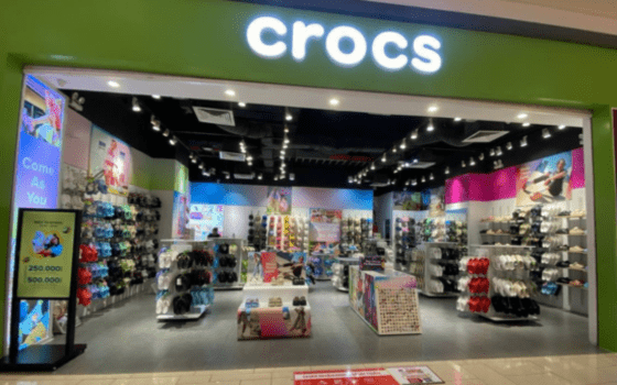 crocs store 12 oaks