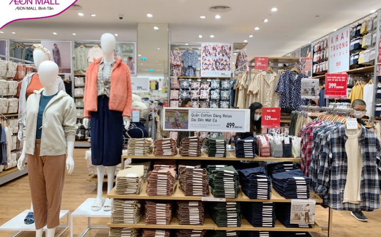 Uniqlo spreads in Europe lands in italy  MDS
